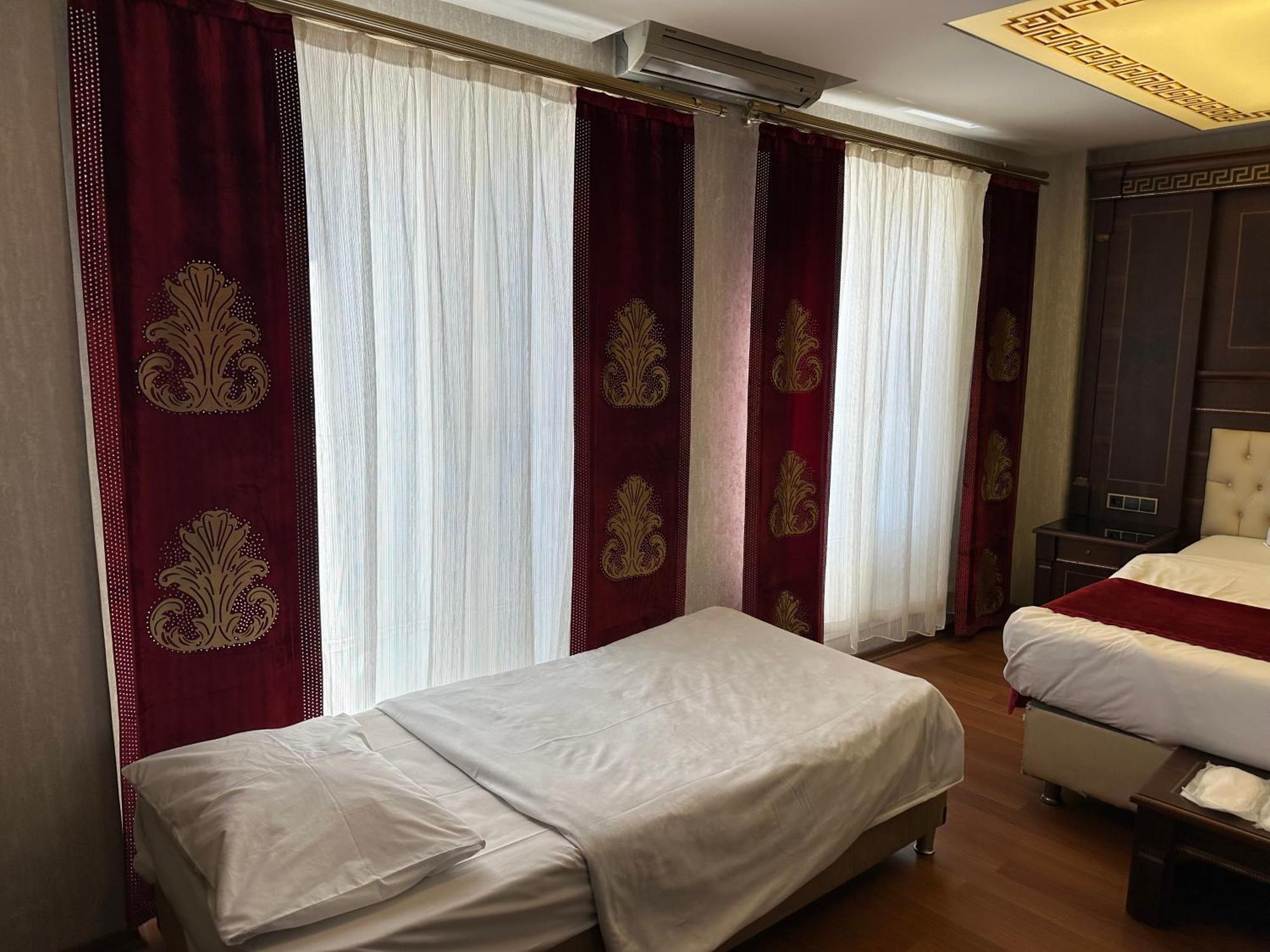 Napolyon Hotel Istanboel Buitenkant foto